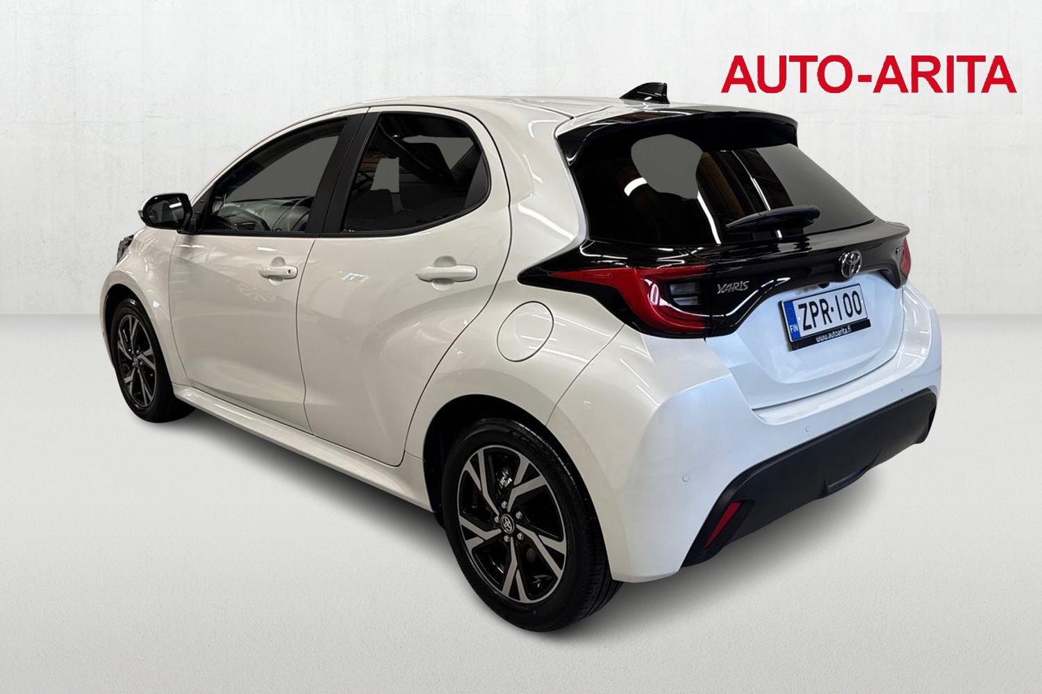 TOYOTA YARIS 2025