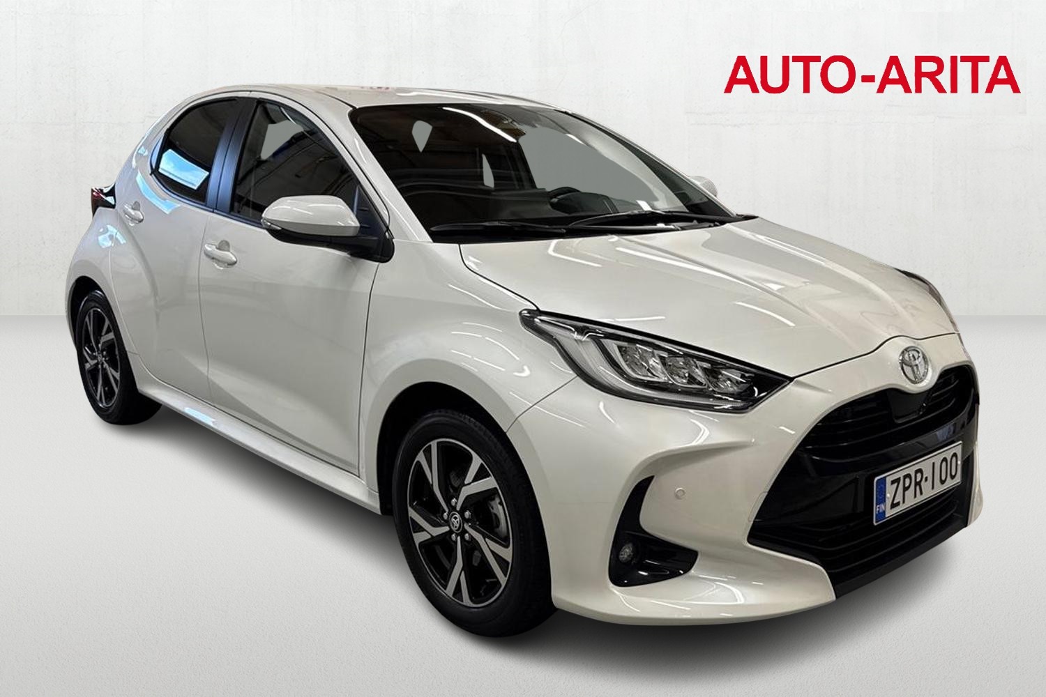TOYOTA YARIS 2025