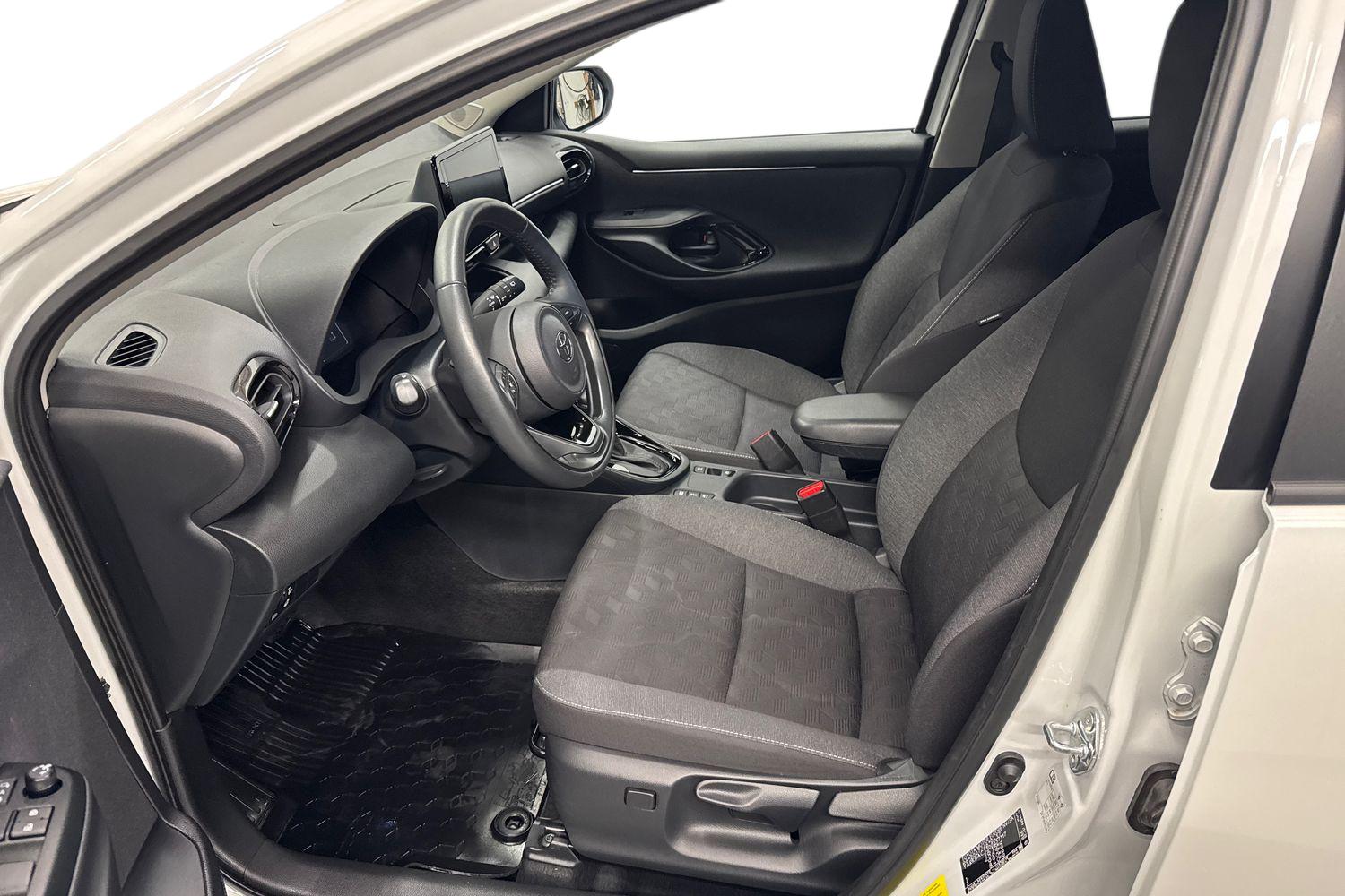 TOYOTA YARIS 2025