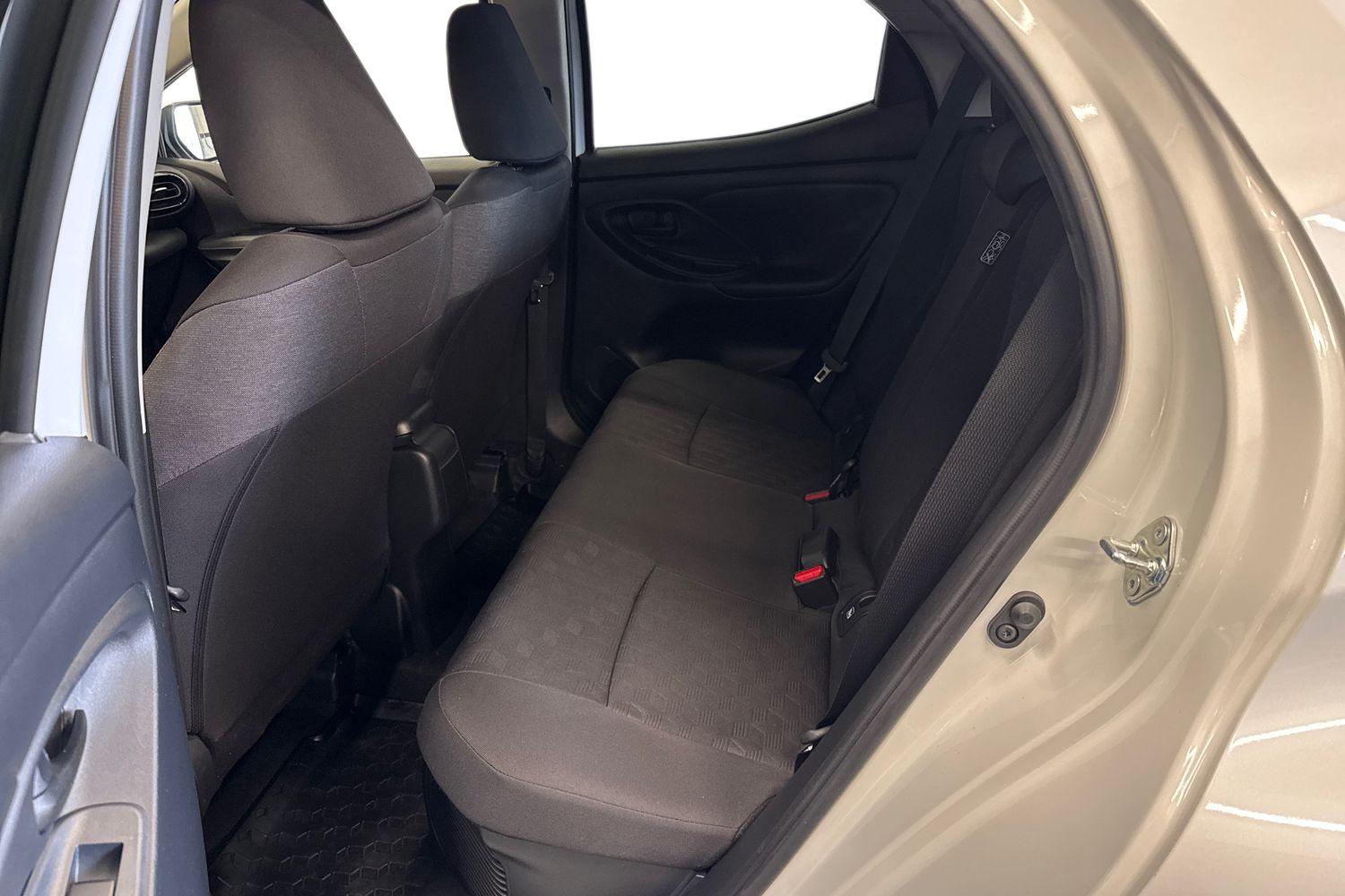 TOYOTA YARIS 2025