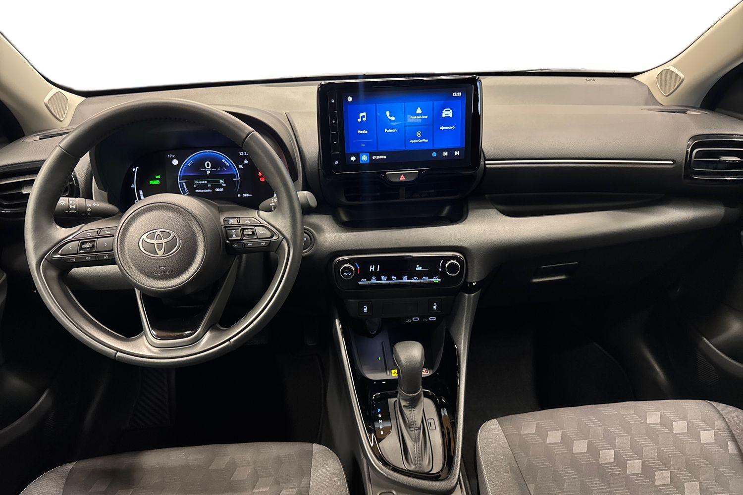 TOYOTA YARIS 2025