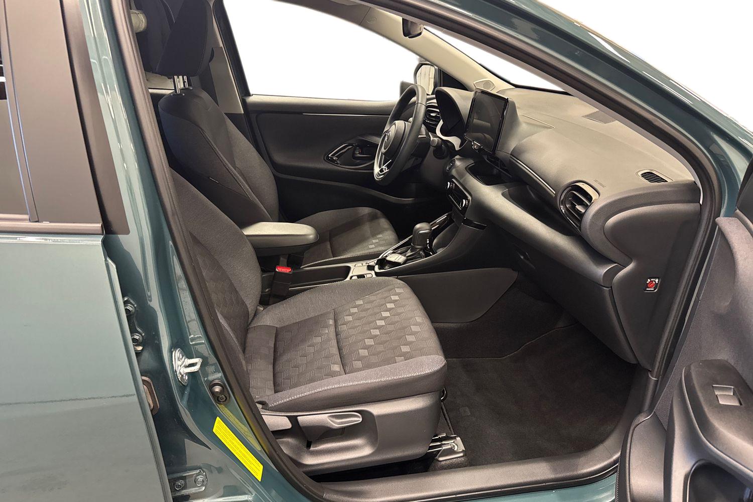 TOYOTA YARIS 2025