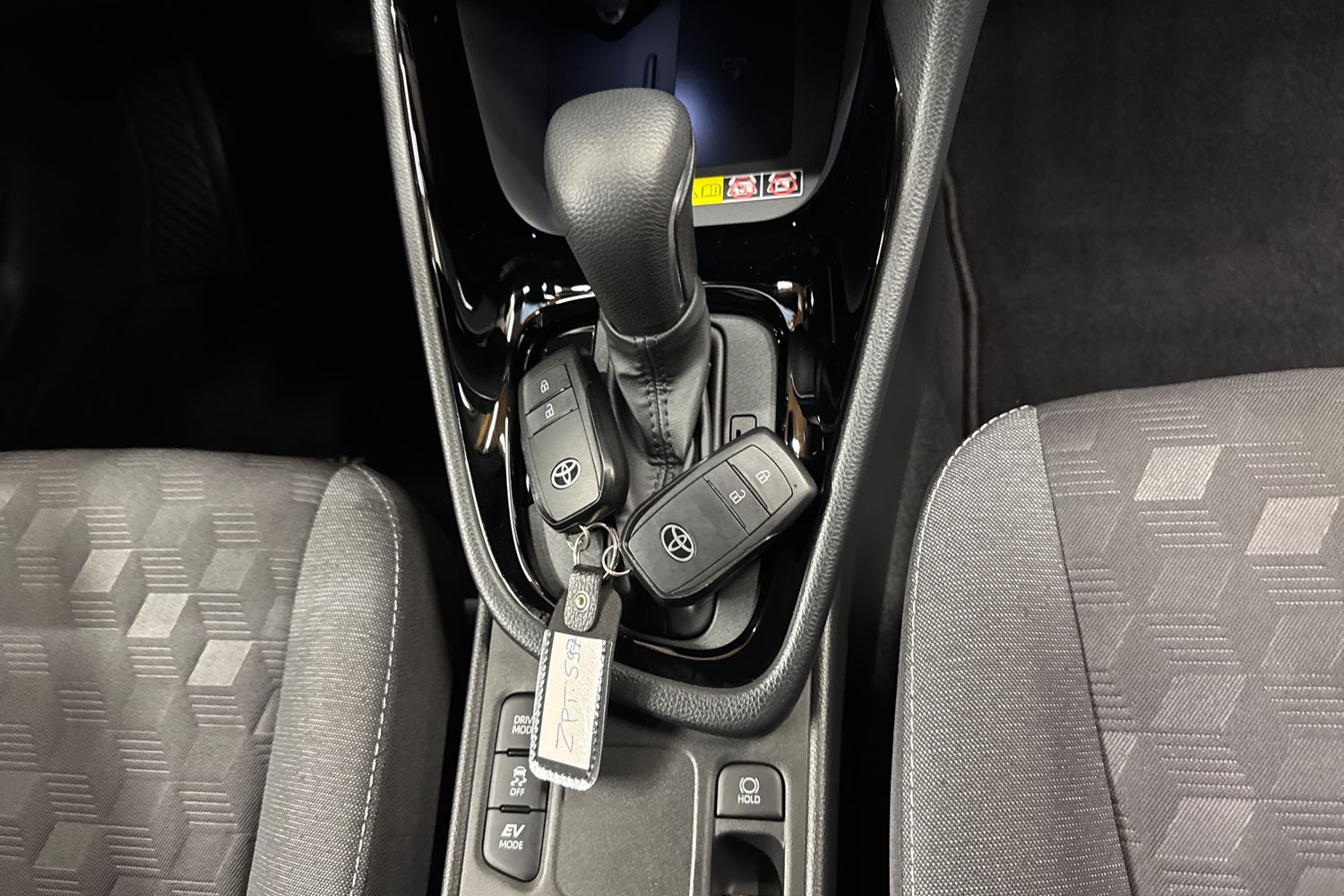 TOYOTA YARIS 2025