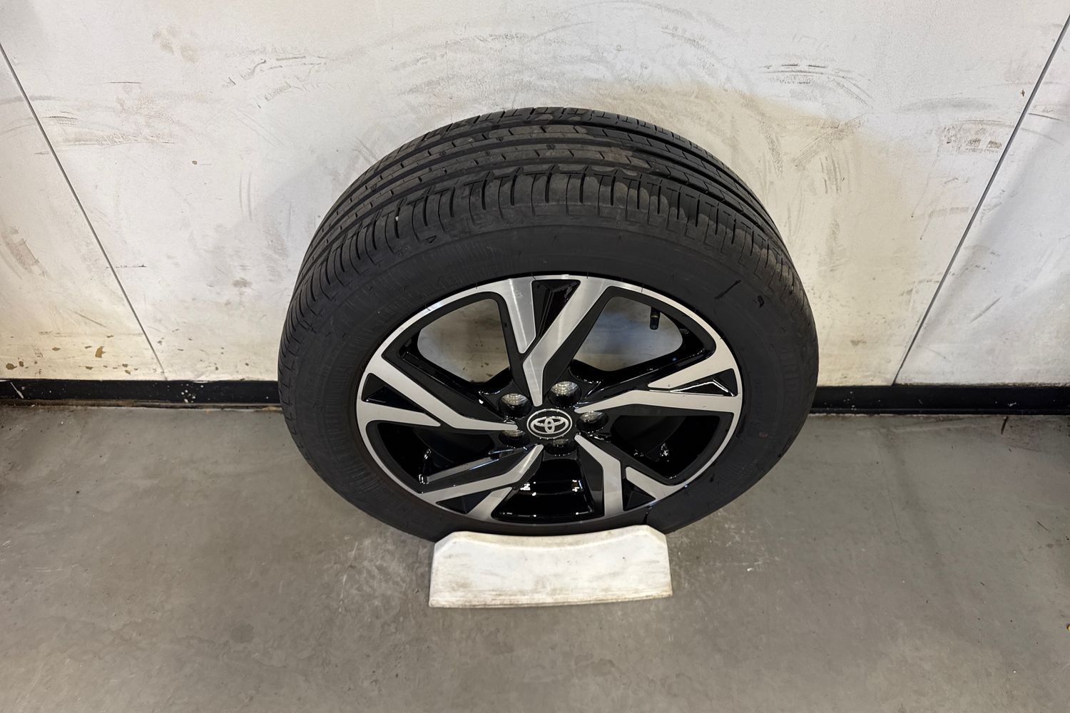 TOYOTA YARIS 2025