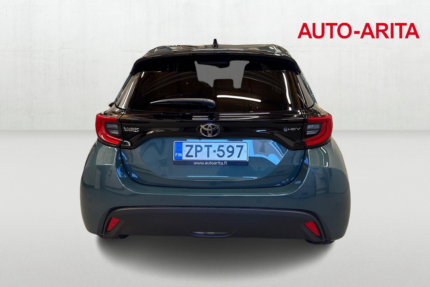 TOYOTA YARIS 2025
