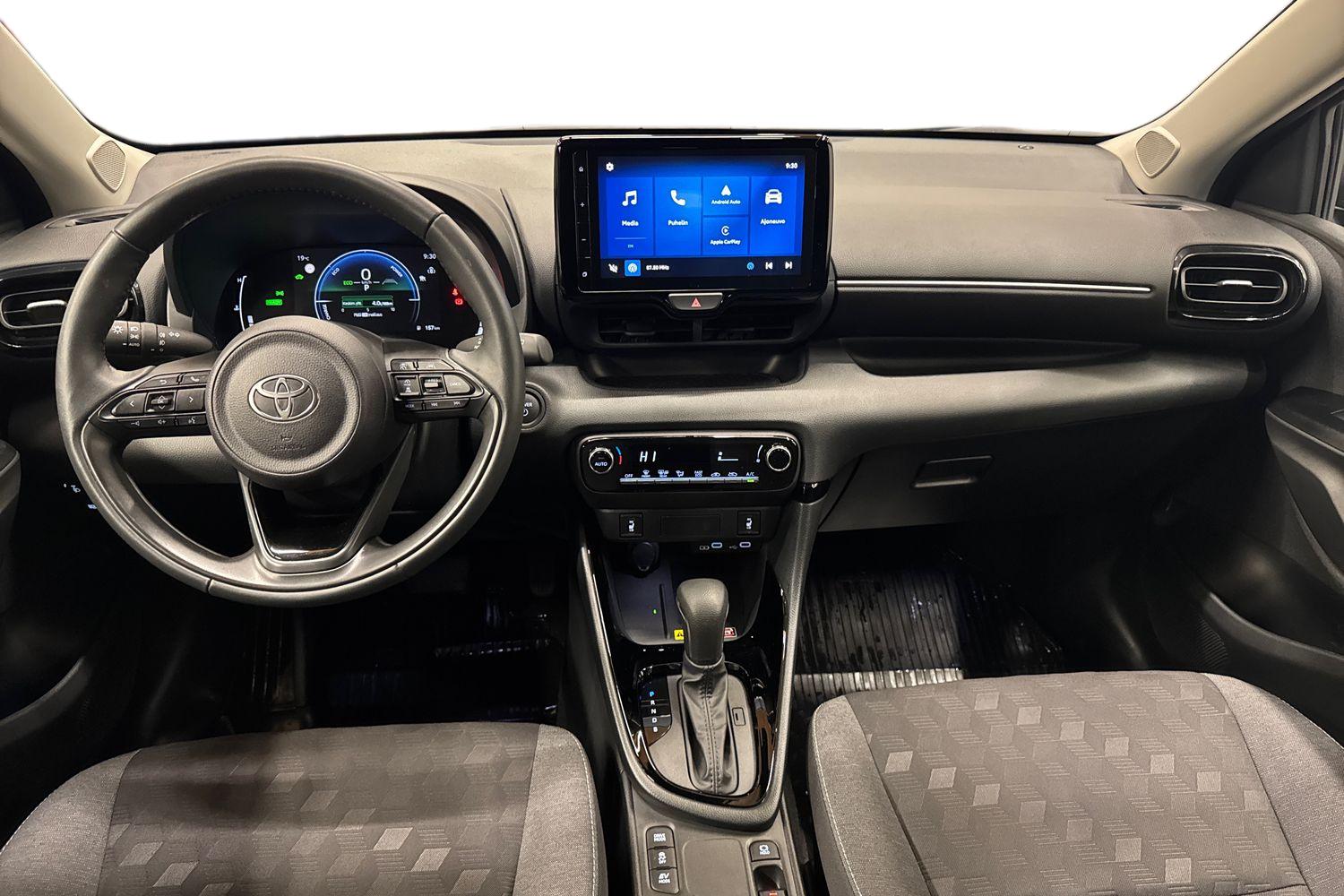 TOYOTA YARIS 2025