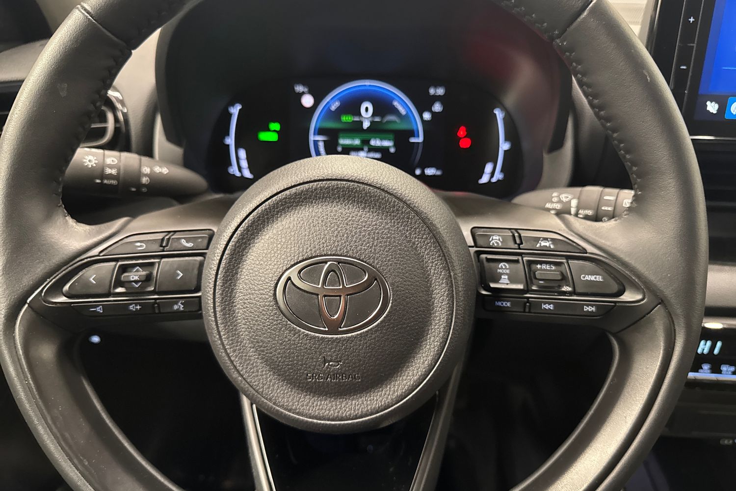 TOYOTA YARIS 2025