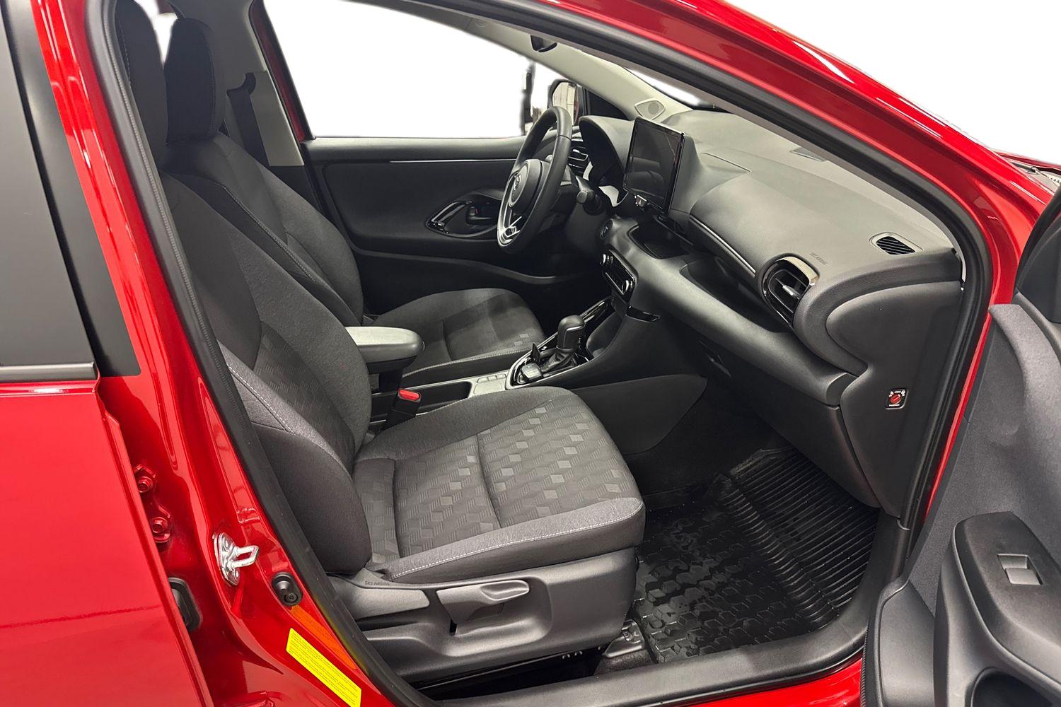TOYOTA YARIS 2025