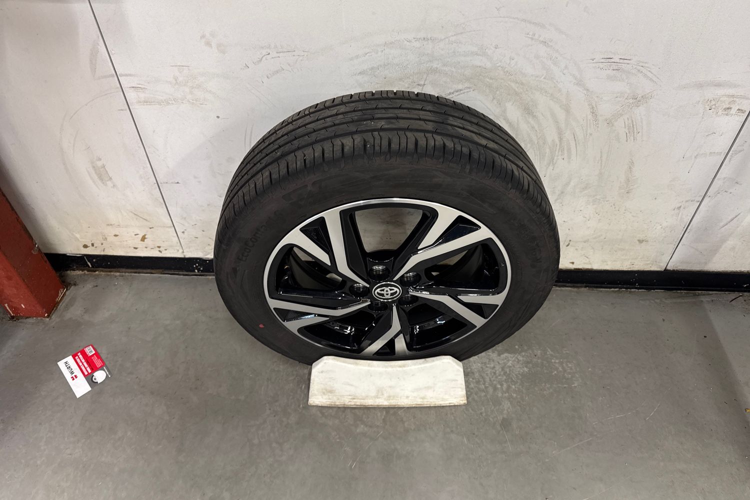 TOYOTA YARIS 2025