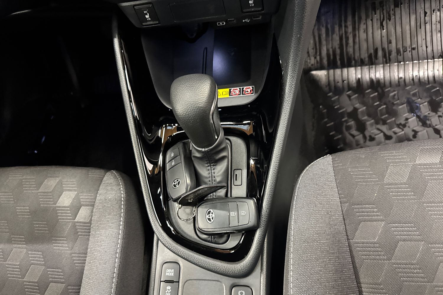 TOYOTA YARIS 2025