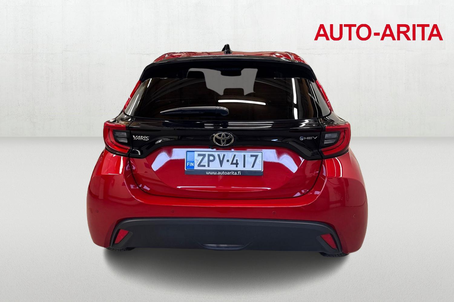 TOYOTA YARIS 2025