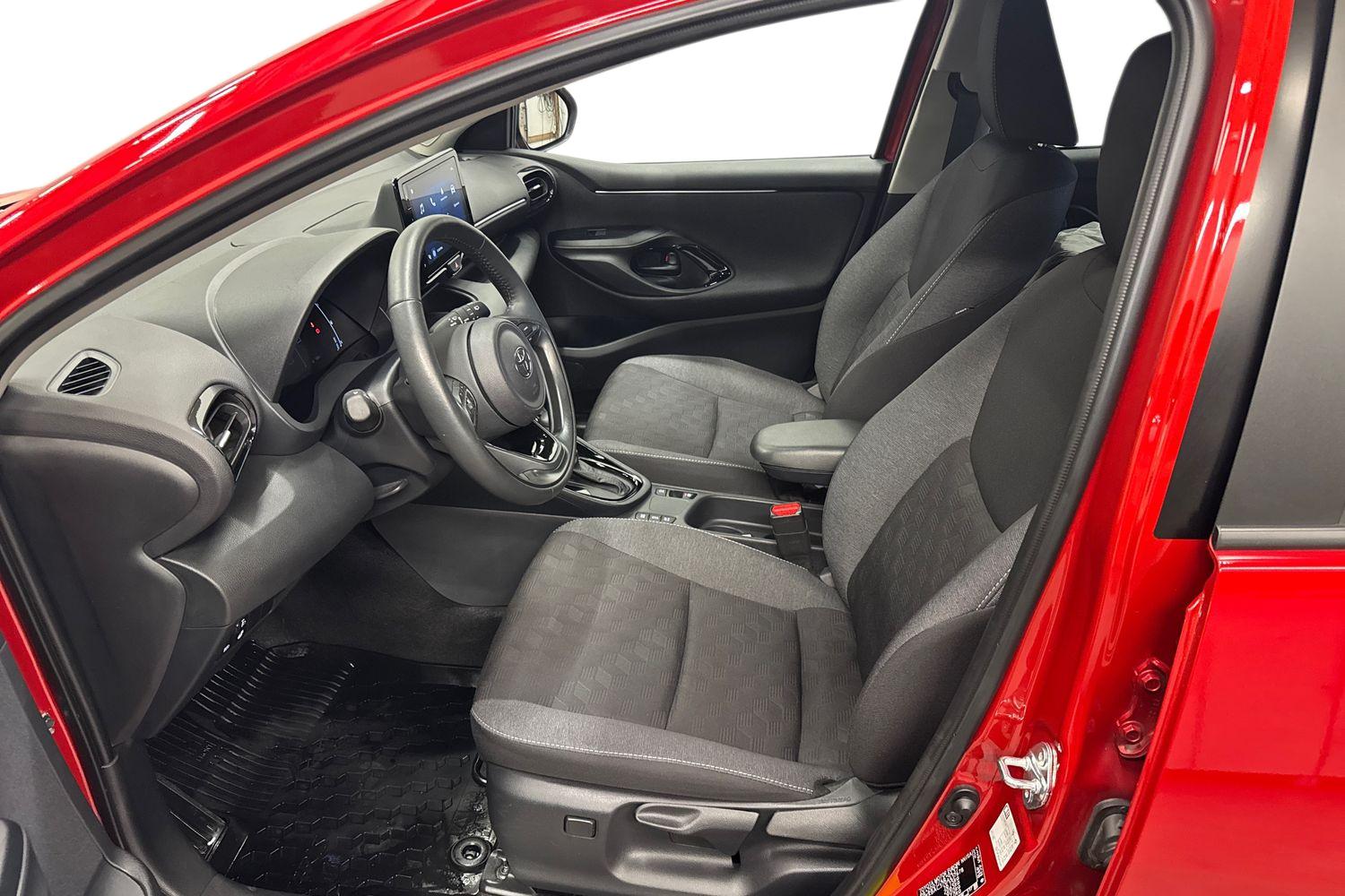 TOYOTA YARIS 2025