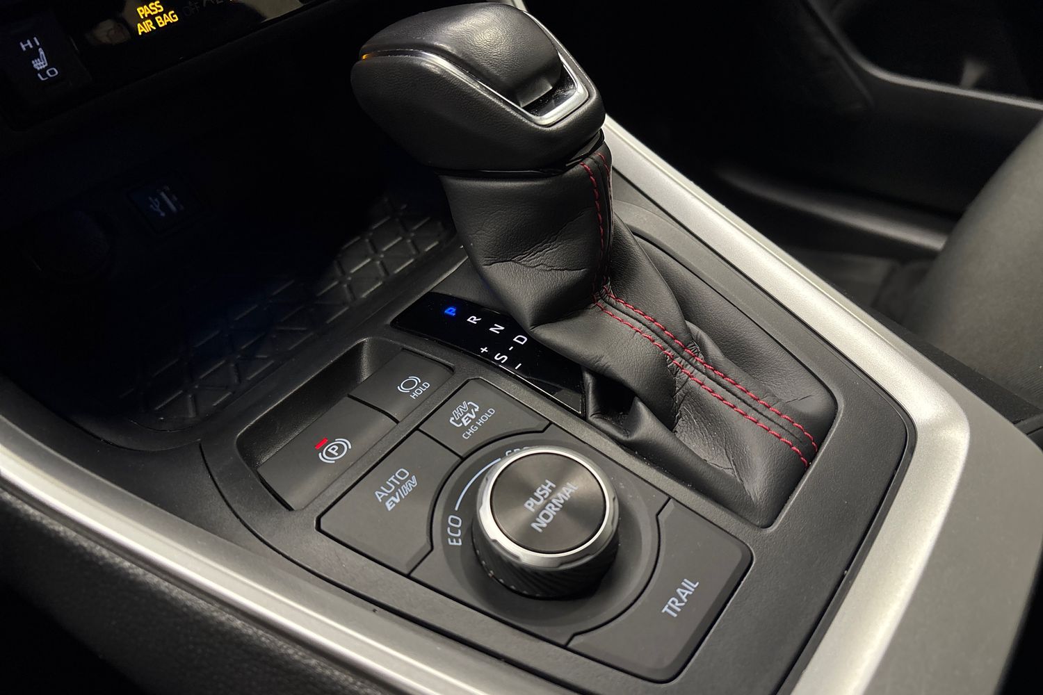 Toyota RAV4 Plug-in 2025