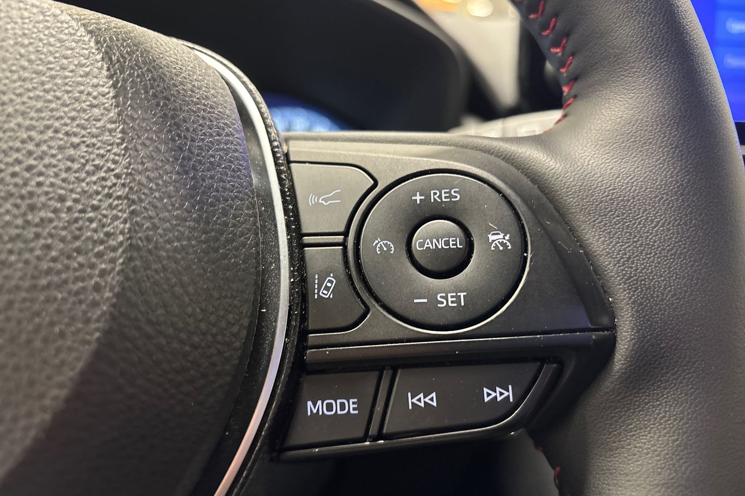 Toyota RAV4 Plug-in 2025