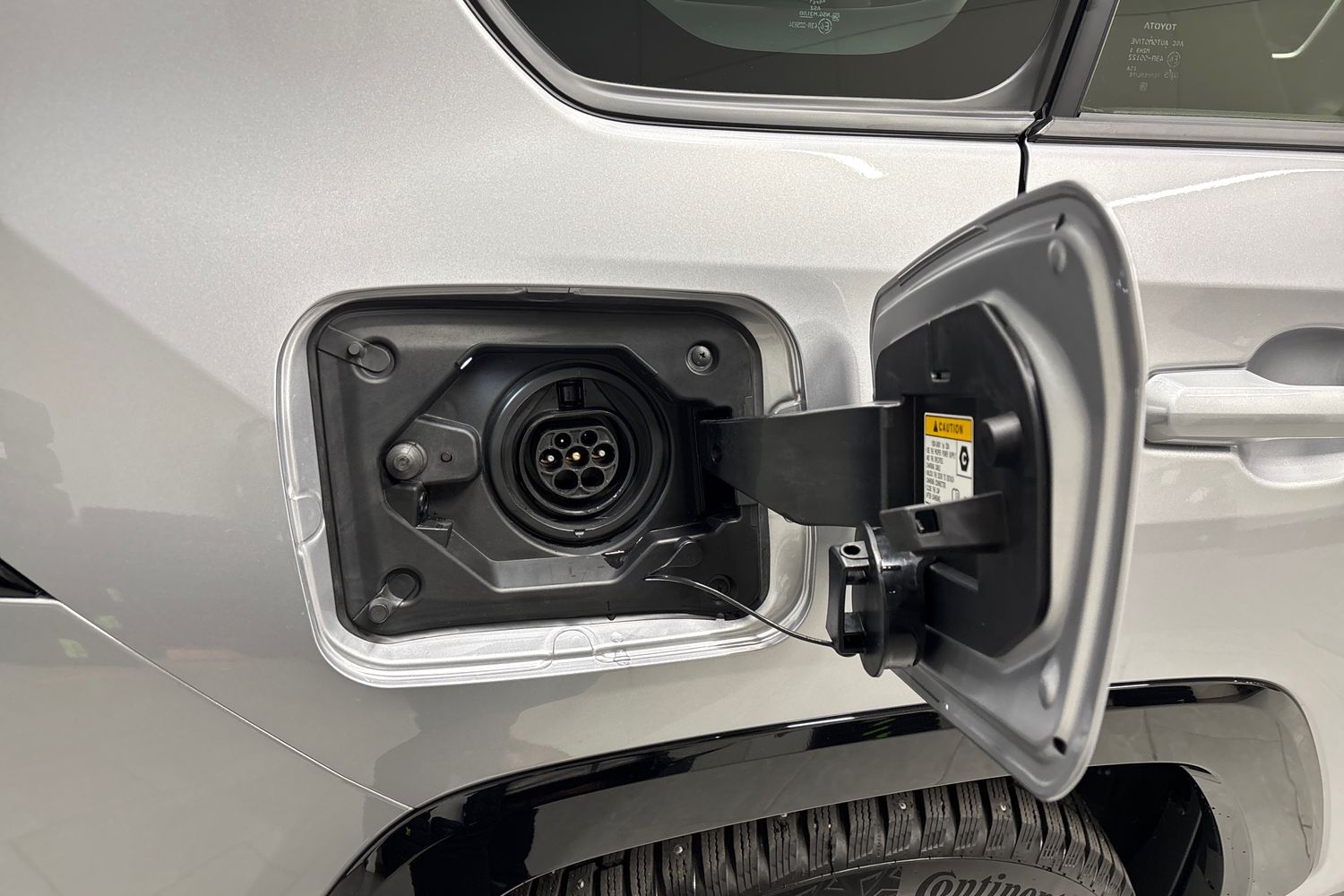 Toyota RAV4 Plug-in 2025