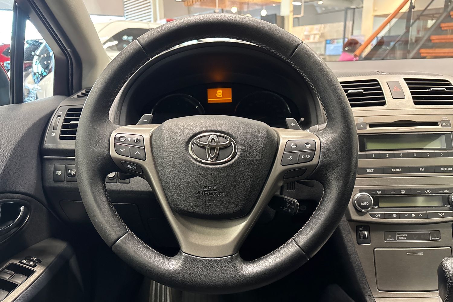 TOYOTA AVENSIS 2011