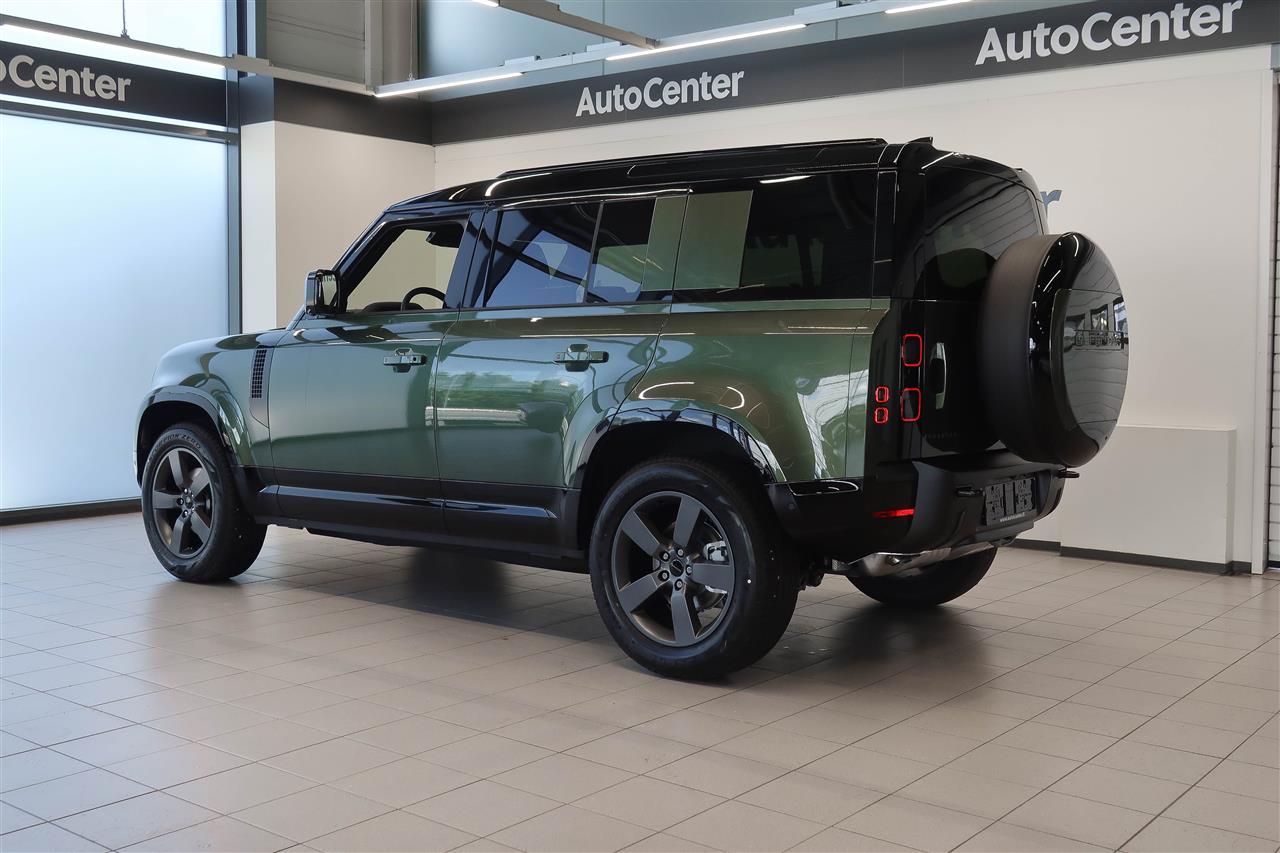 Land Rover Defender 2026