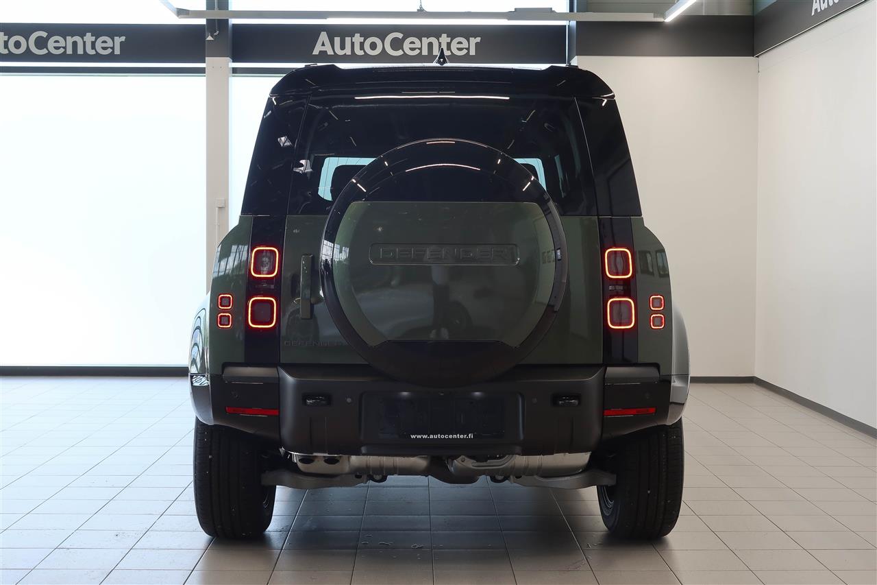Land Rover Defender 2026