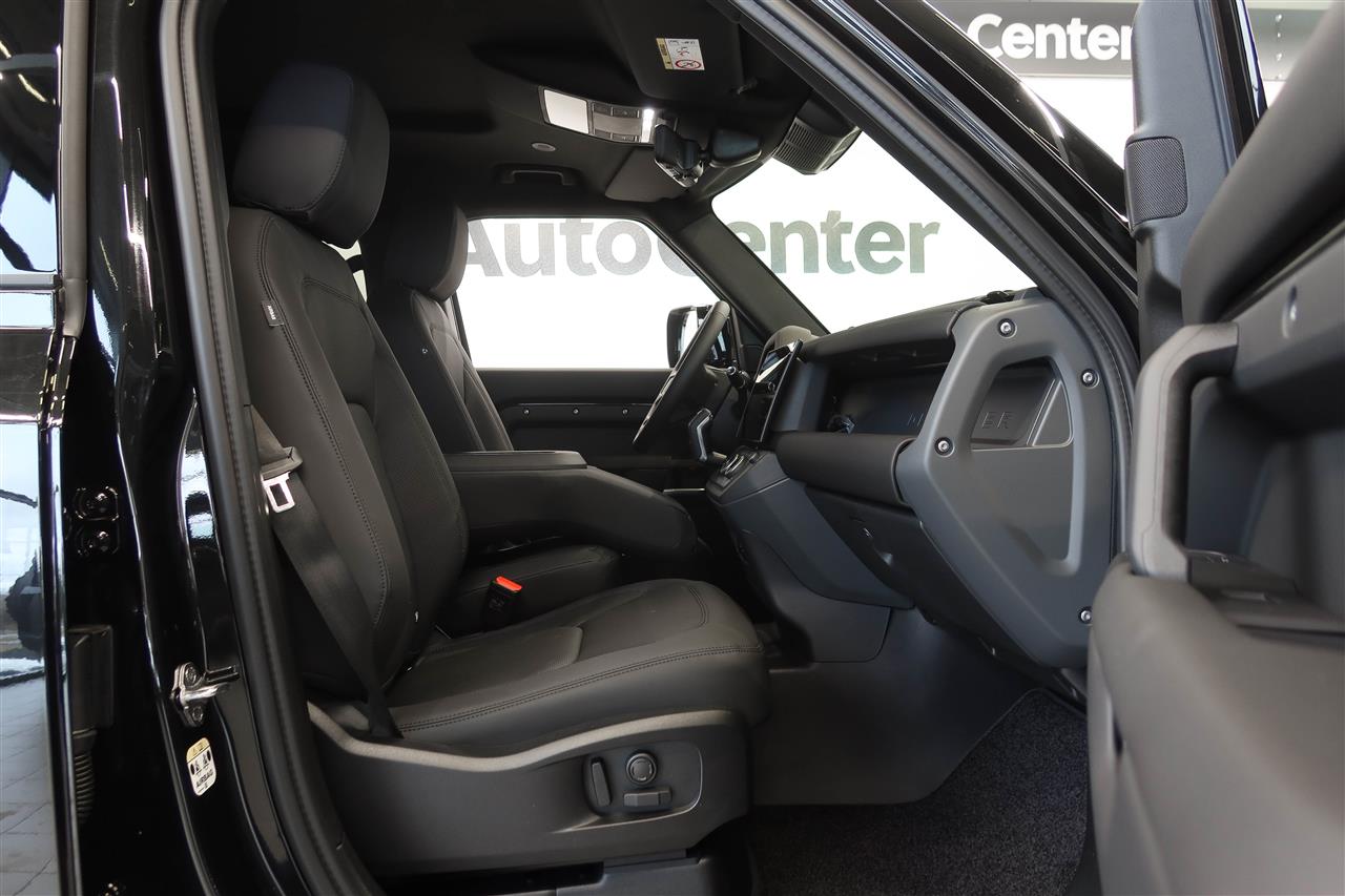 Land Rover Defender 2026