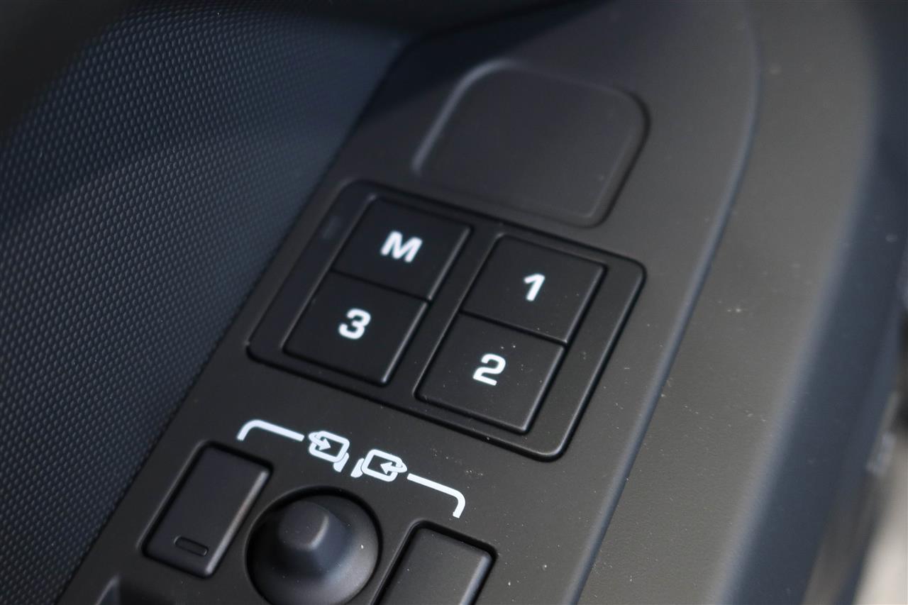 Land Rover Defender 2026