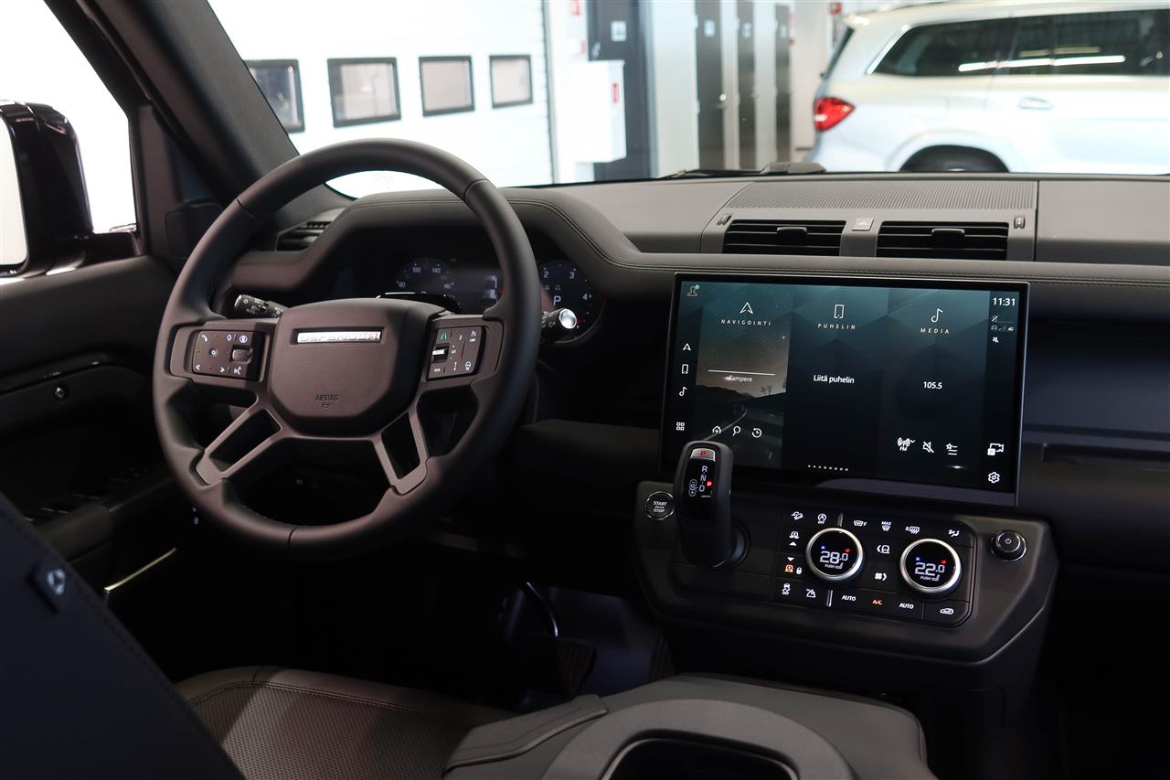 Land Rover Defender 2026