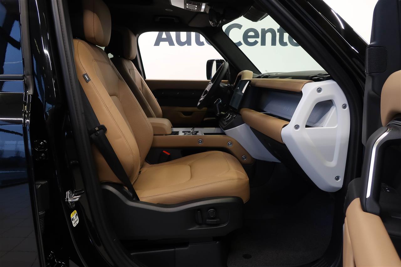 Land Rover Defender 2026