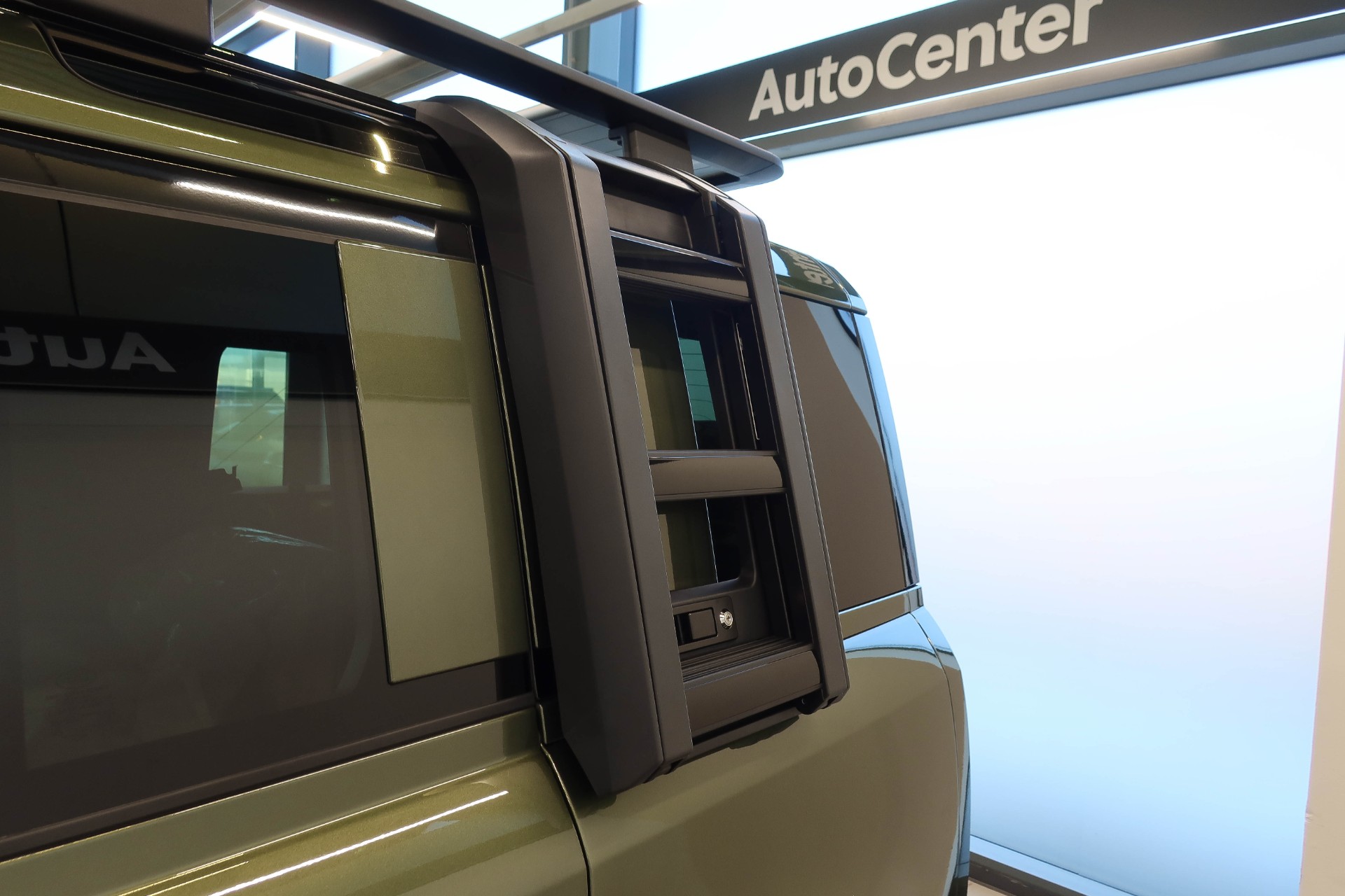 Land Rover Defender 2026