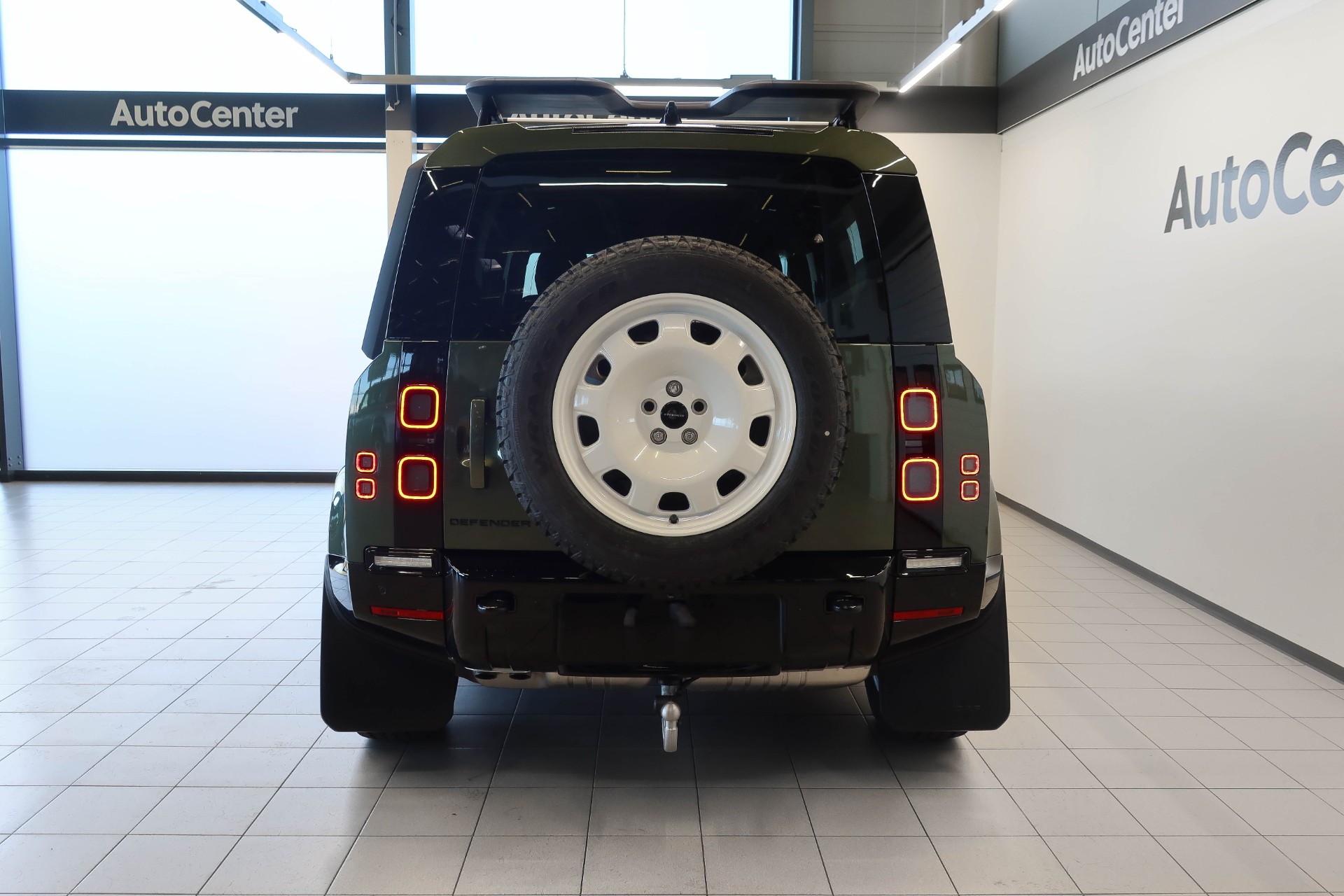 Land Rover Defender 2026