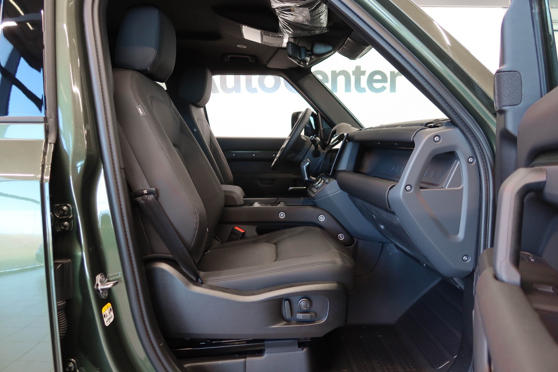 Land Rover Defender 2026