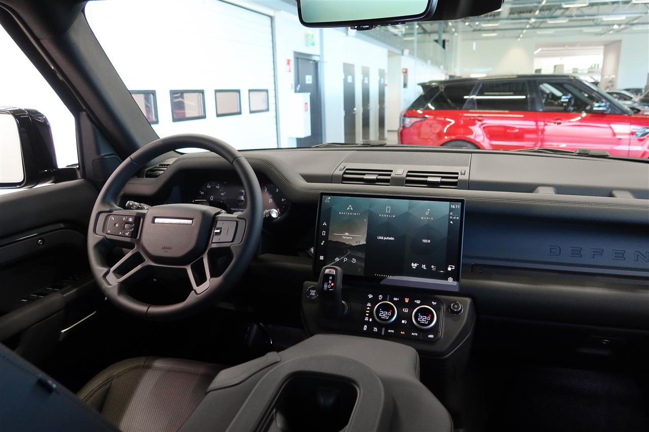 Land Rover Defender 2026