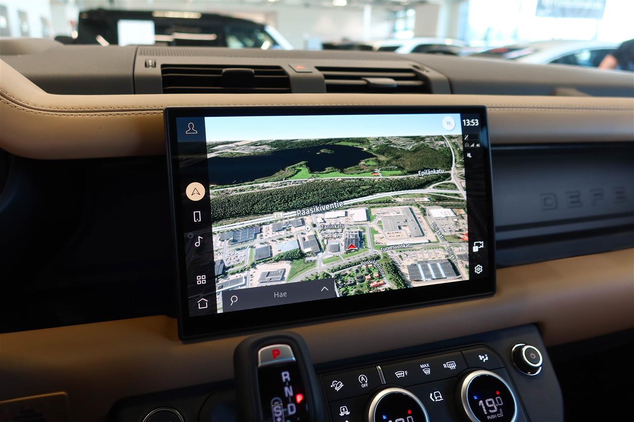 Land Rover Defender 2026