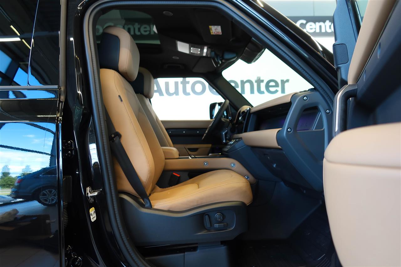 Land Rover Defender 2026