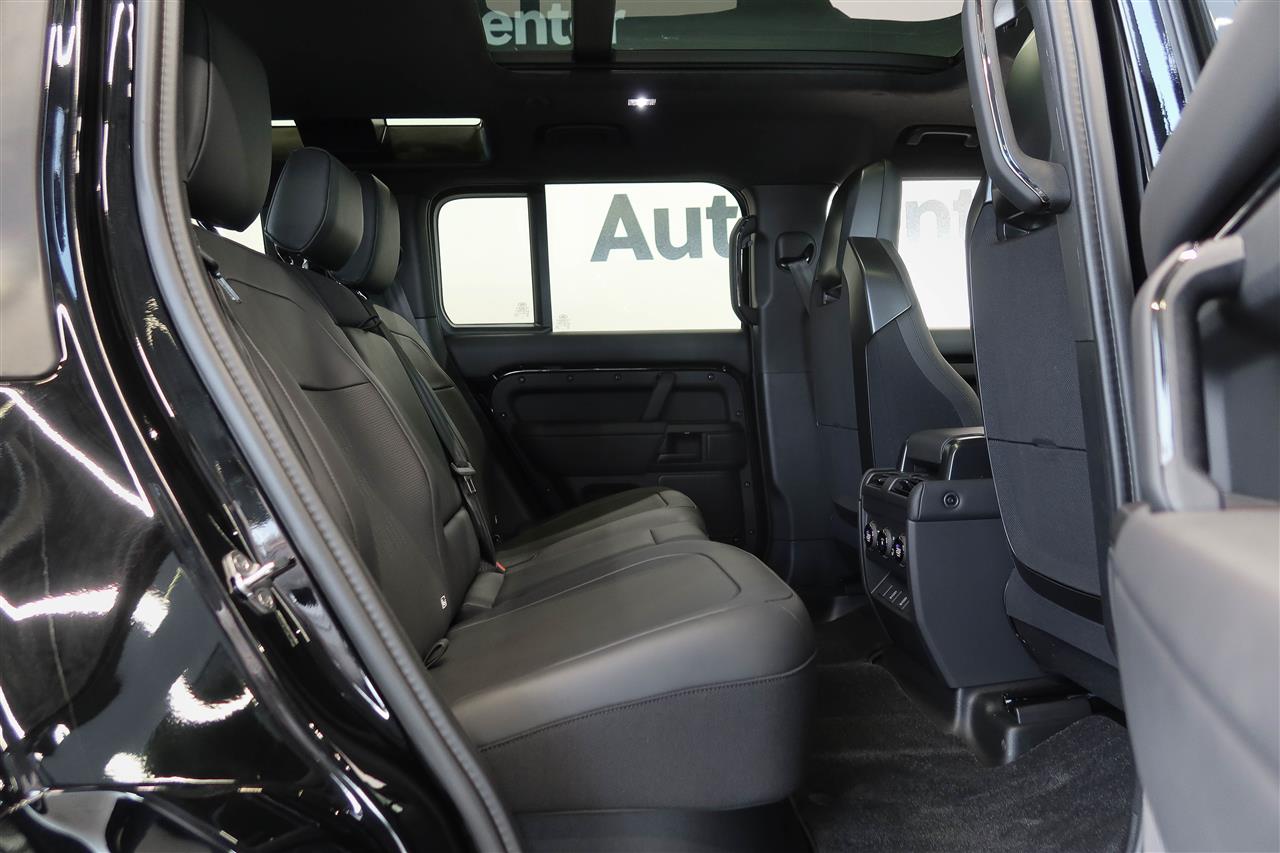 Land Rover Defender 2026