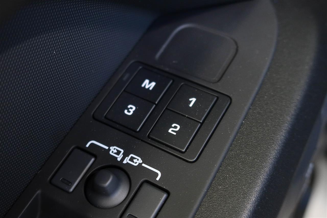 Land Rover Defender 2026