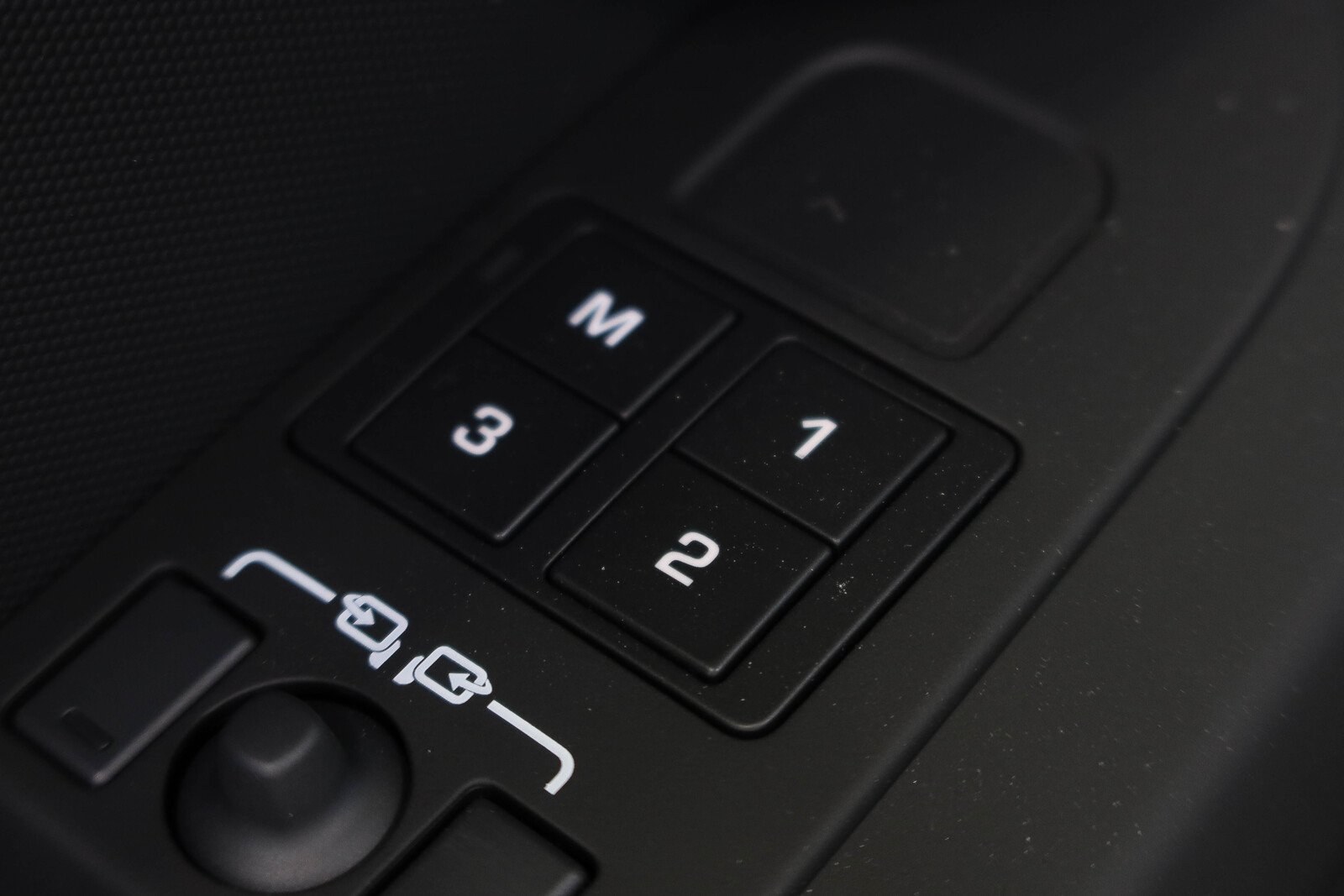 Land Rover Defender 2025