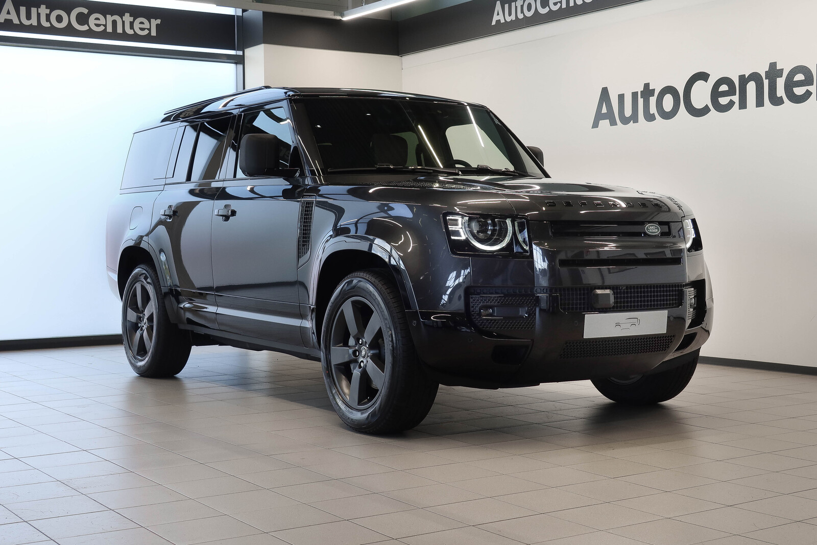 Land Rover Defender 2025