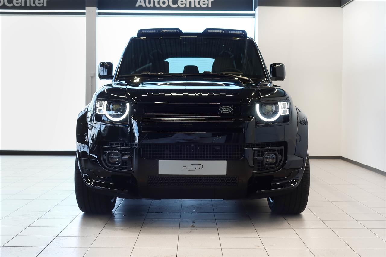 Land Rover Defender 2025