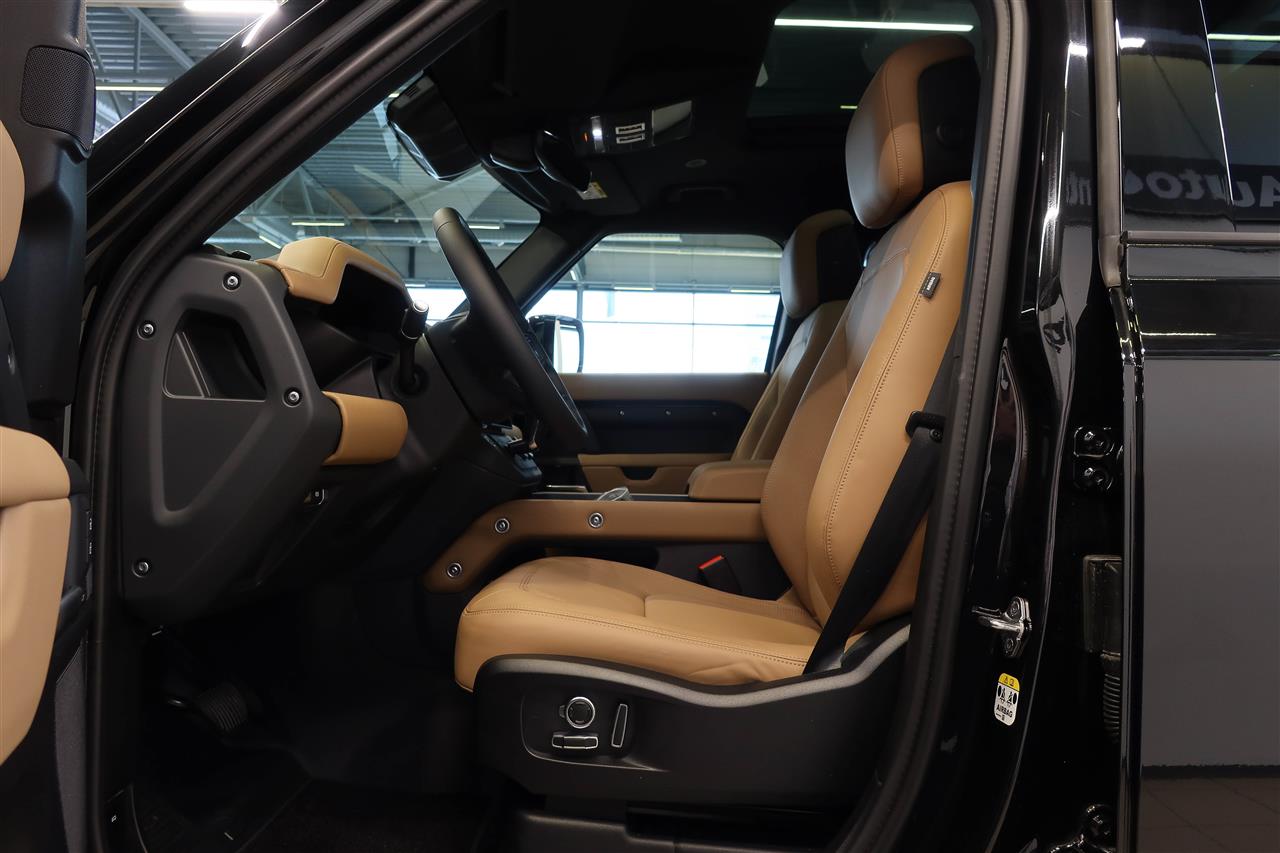 Land Rover Defender 2026