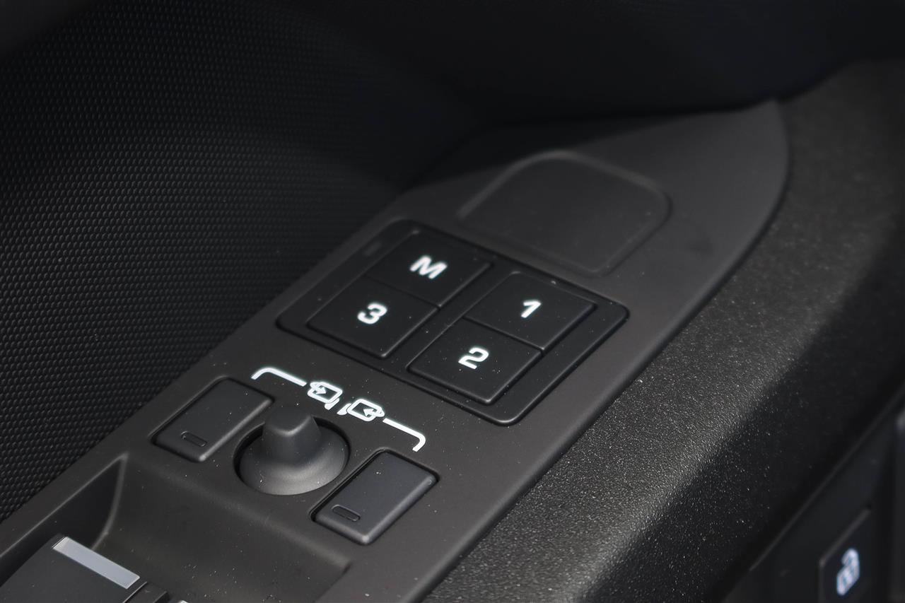 Land Rover Defender 2026