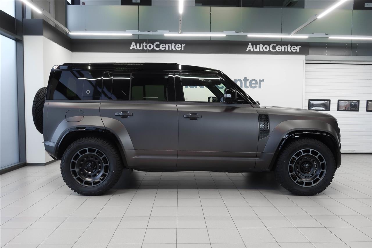 Land Rover Defender 2026