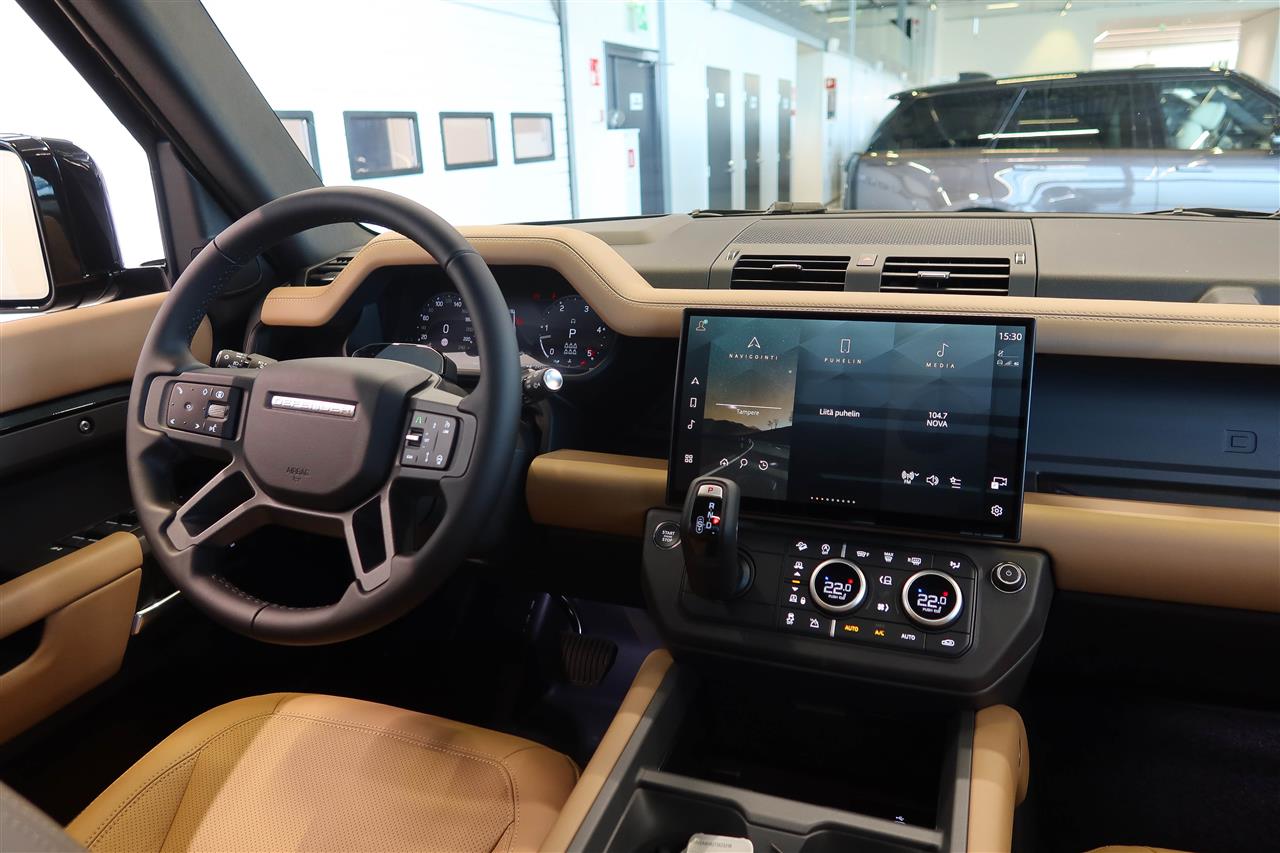 Land Rover Defender 2026