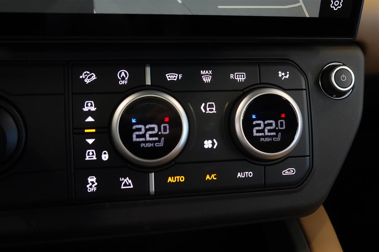 Land Rover Defender 2026