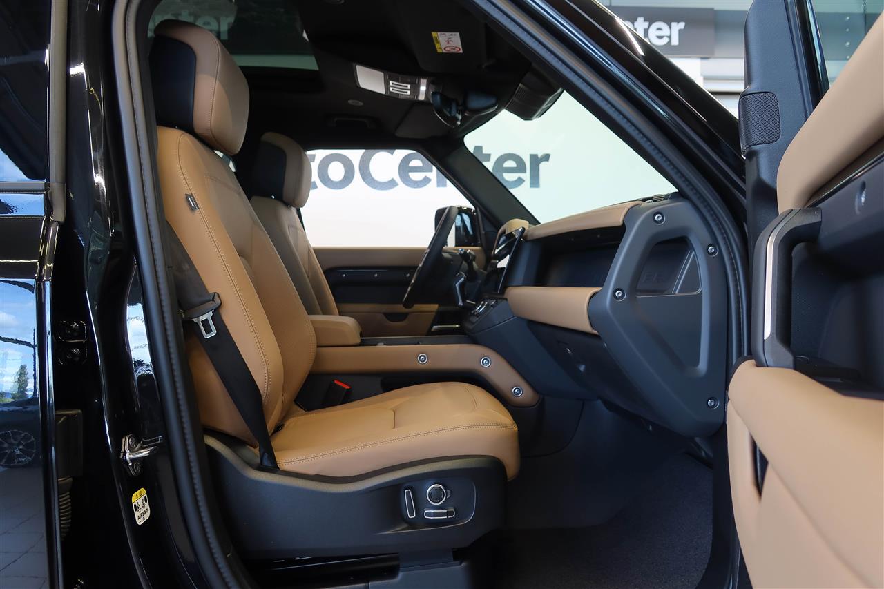 Land Rover Defender 2026