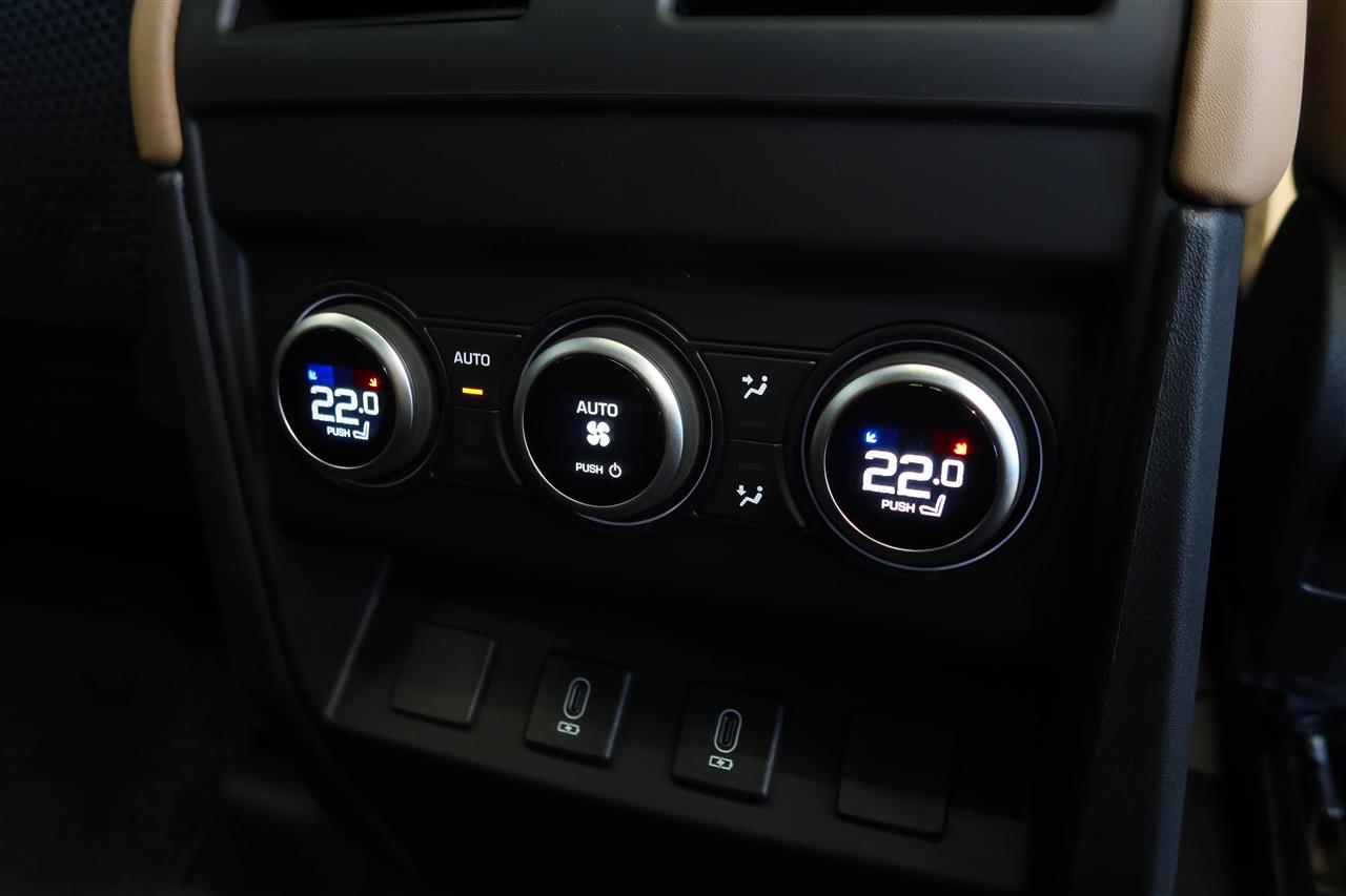 Land Rover Defender 2026