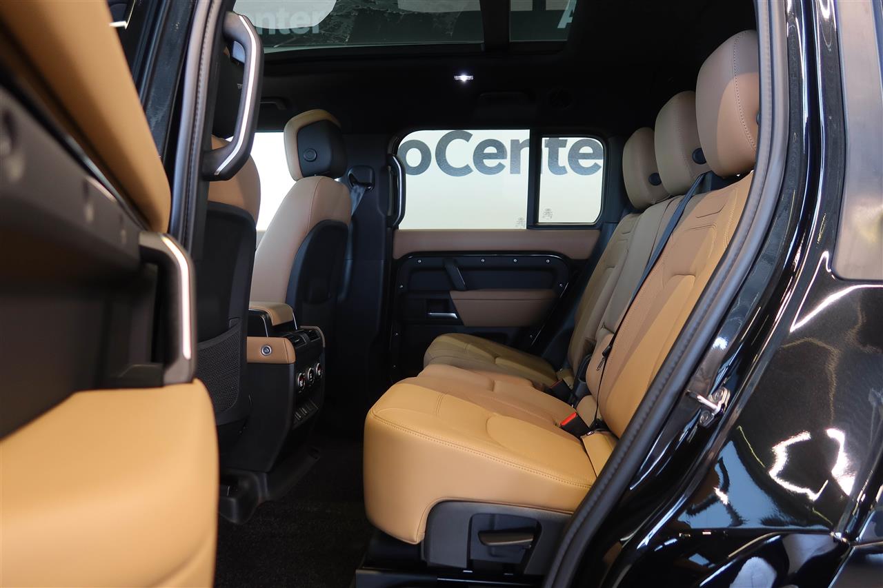 Land Rover Defender 2026