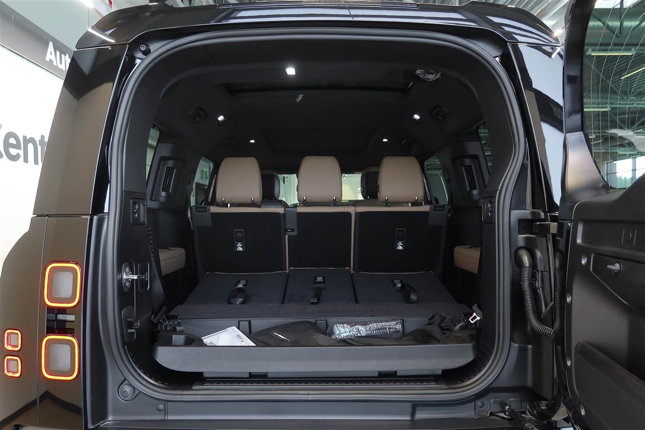 Land Rover Defender 2026
