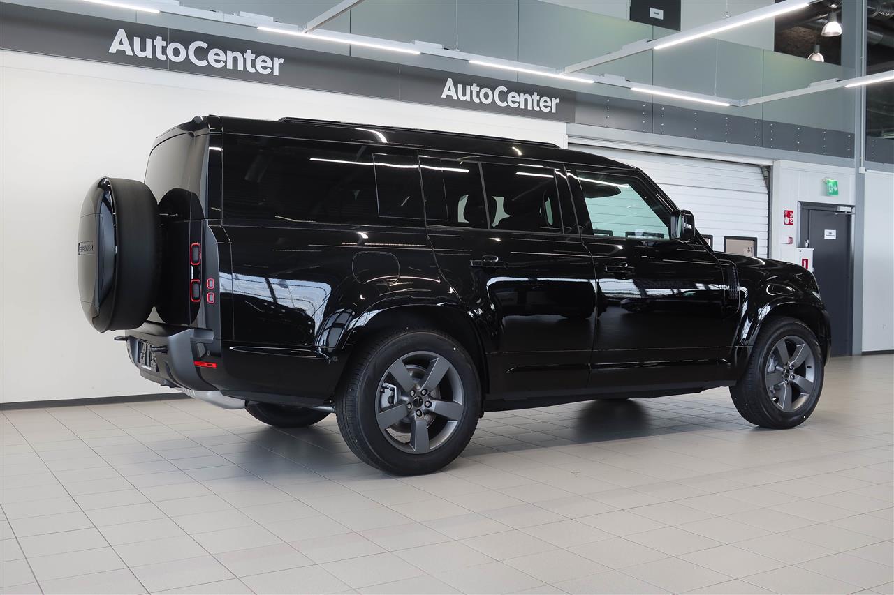 Land Rover Defender 2026