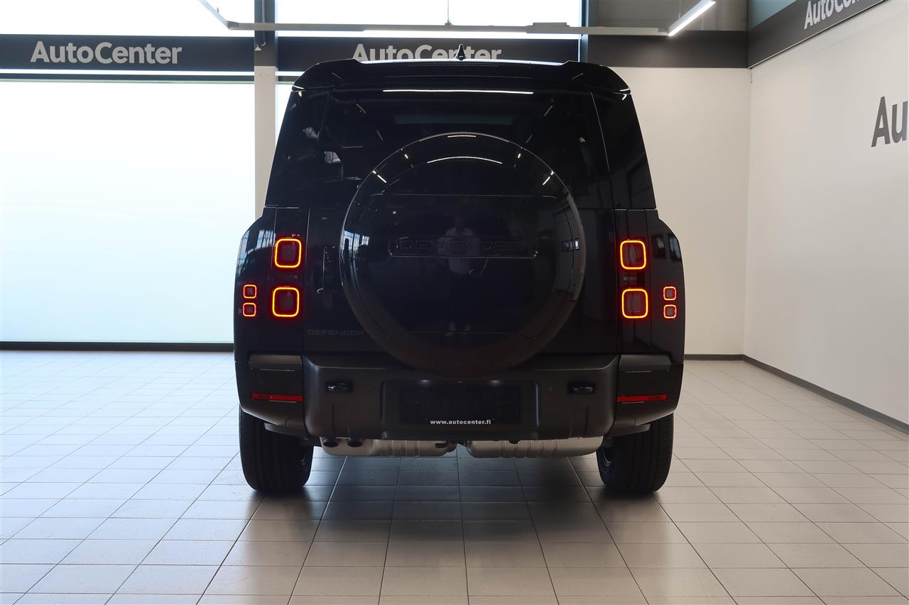 Land Rover Defender 2026
