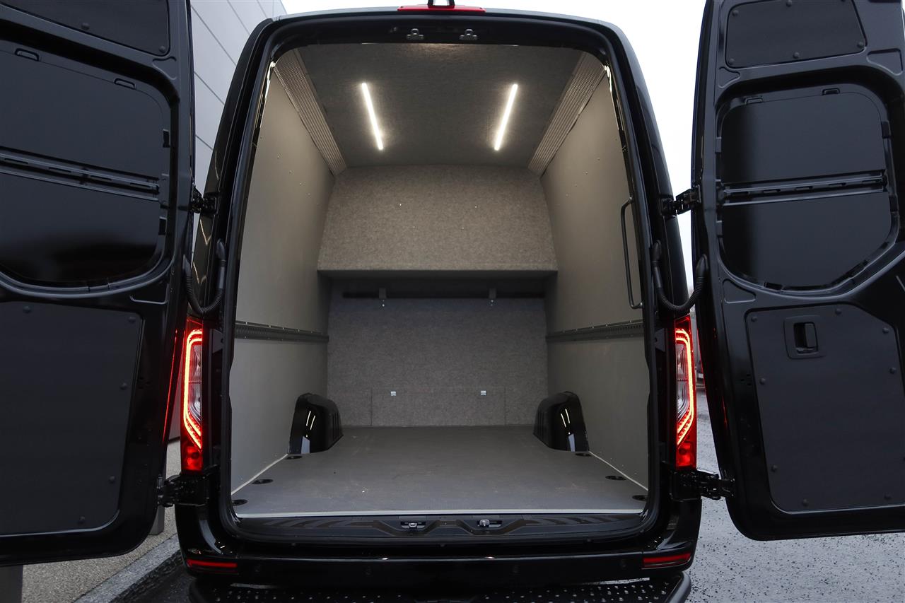 Mercedes-Benz Sprinter 2025