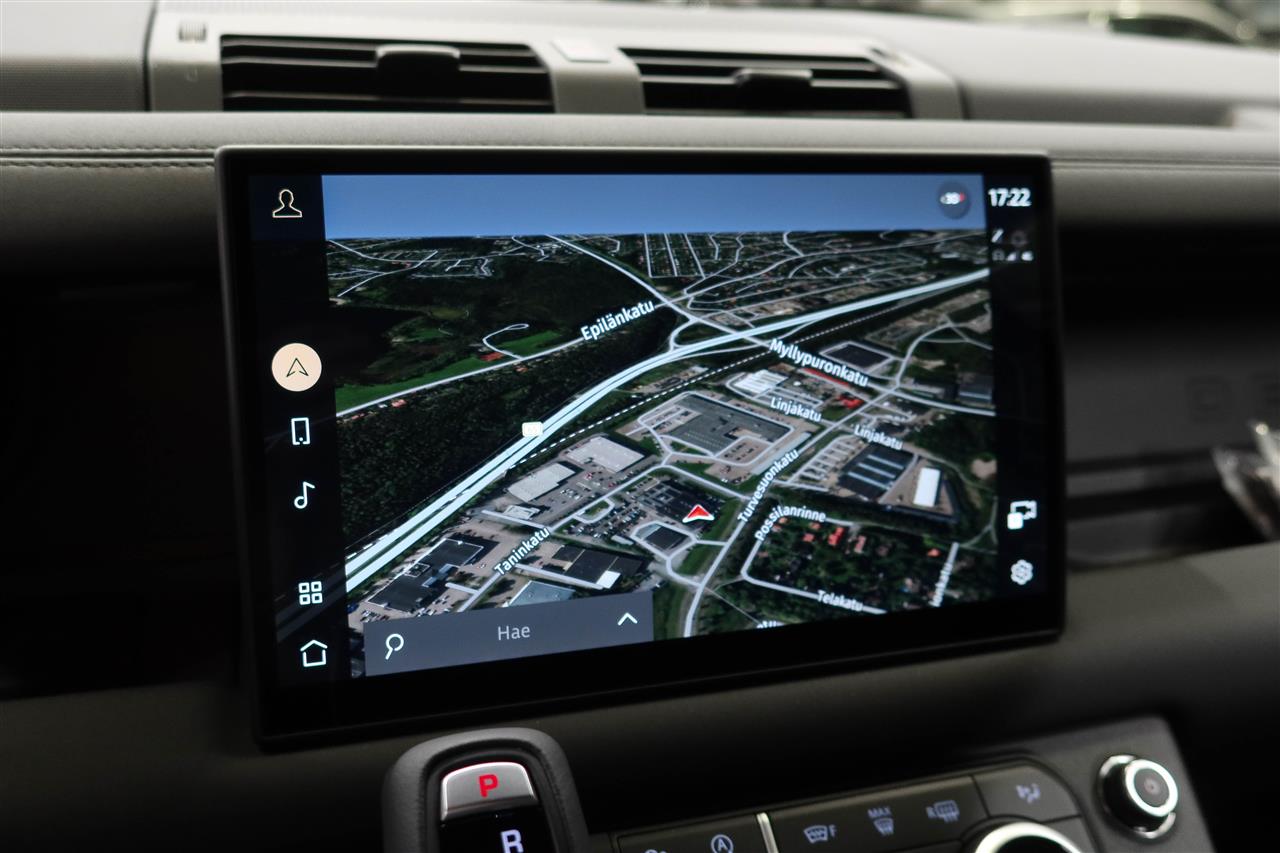 Land Rover Defender 2025